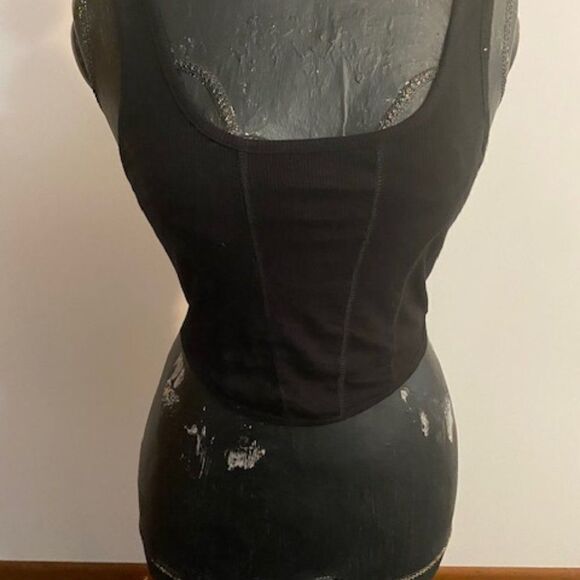 Bozzolo Black crop tank, size Large - Picture 1 of 3